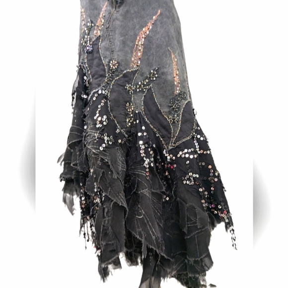 Rossi Roma Dresses & Skirts - Rossi Roma Skirt Sequins, Embroidery Raw Hem Stretchy Black Denim 32 Large